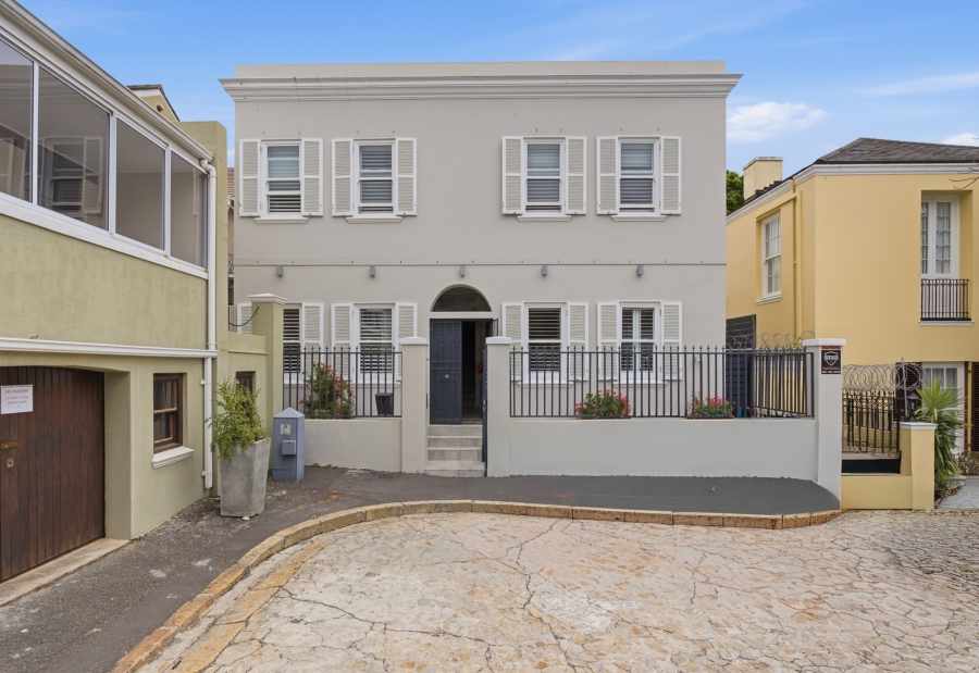 2 Bedroom Property for Sale in Green Point Western Cape